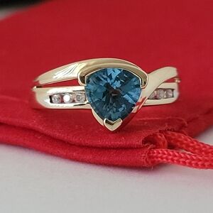 10k Yellow Gold Blue Topaz and Diamond Ring Size 7 Solid Gold! 👌🎁